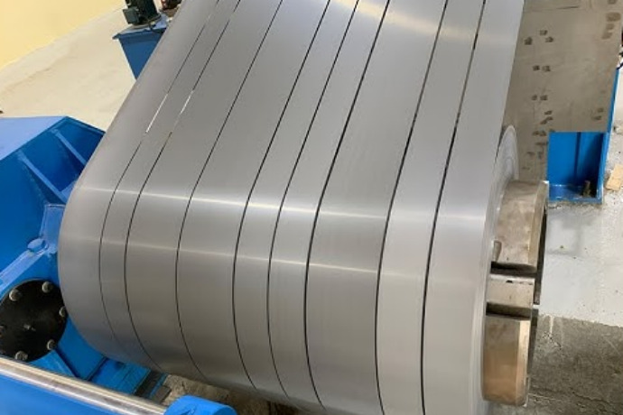 Slitted silicon steel lamination core